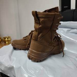 Bottes tactiques TSB20 Coyote Brown Coffee Dark Brown Desert Boots en daim noir et cuir brillant marron foncé, poids 0,69 kg - Product Image 4