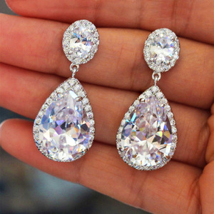 Eleganti Orecchini Pendenti a Goccia per Donne, Orecchini con Pietre Scintillanti, Gioielli alla Moda per Uso Quotidiano, Vendita all'Ingrosso - Product Image 1