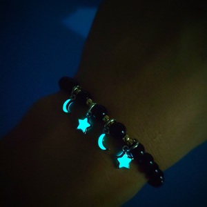 Vente en gros <span class=keywords><strong>6</strong></span> mm Agate noire perlée brillant dans la lune noire et bracelets galaxie breloque étoile - Product Image 1