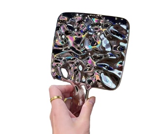 Miroir de Maquillage Portable Avancé pour Salon de Coiffure, Miroir Rétro Portable avec Poignée, Miroir d'Observation de Haute Qualité pour Salon de Coiffure - Product Image 3