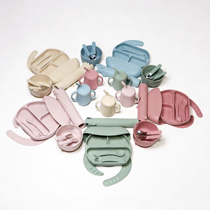Ensemble d'alimentation en silicone imperméable pour bébé, assiette compartimentée, cuillère et fourchette pour bébé, vente en gros - Product Image 1
