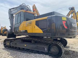Excavatrice hydraulique Volvo EC300 d'occasion, modèle 2024, bon état, chenilles, faible nombre d'heures de travail, boîte de vitesses, pompe, prix bas, vente, d'origine - Product Image 3