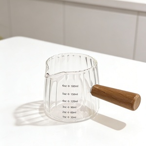 Verre doseur à double <span class=keywords><strong>bec</strong></span> <span class=keywords><strong>verseur</strong></span> de 180 ml avec poignée en bois, verre à espresso côtelé vertical, verre borosilicate résistant à la chaleur - Product Image 6