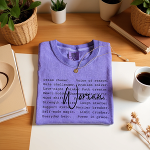 T-Shirt da Donna Comfort Colors con Collo Tondo, 100% Cotone, Vestibilità Regolare, Maglietta con Scritta 'Empowered Woman', Casual per Tutte le Stagioni - Product Image 2