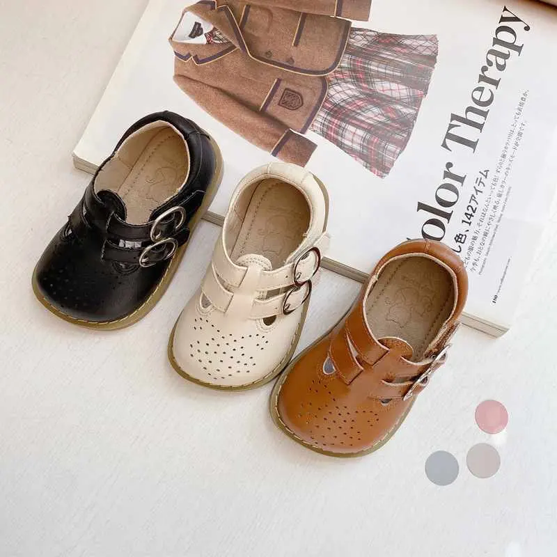 Chaussures en cuir pour enfants, style vintage britannique, ajourées, couleur unie, pour garçons et filles, vente en gros, nouveauté printemps 2021