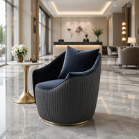 Fauteuil de salon stationnaire |   Fauteuil club commercial à base ronde fixe, avec dossier cannelé matelassé et forme tonneau, avec coussin décoratif