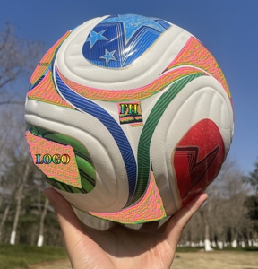 Pallone da <span class=keywords><strong>Calcio</strong></span> Commemorativo Mondiale 2026 di Alta Qualità, Realizzato in PU di Qualità Superiore per i Partite di <span class=keywords><strong>Calcio</strong></span> Mondiale 2026, Misura 5 - Product Image 3