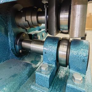 Máquina tensora de bancada para rollos de hojas de sierra de cinta para carpintería - Product Image 4