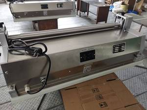 Hoja de papel Alimentación automática Pegar pegamento de fusión en caliente Esparcidor de goma de gelatina Máquina pegadora de papel de fusión en caliente de cuero para papel - Product Image 5