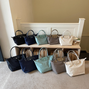 Borsa Tote di Lusso Impermeabile per Donne, Elegante Borsa a Spalla per Uso Quotidiano, Versatile Borsa alla Moda con Logo Personalizzato - Product Image 6