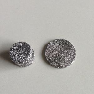 היצרן מייצר לוחות סינון, דיסקיות סינון ורכיבי סינון מפלדת אל-חלד 304 316L בגודל 5*2.5 מ\\\"מ, שנוצרו בטכנולוגיית סינטור. - Product Image 3