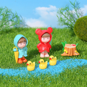 Miniature Resin Figures <b>Raincoat</b> Couple With Yellow Ducks Garden Decor For <b>Kids</b> Room Easter Decoration - Product Image 2