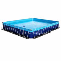 Fabricant de grandes piscines portables à structure, de réservoirs d'eau et de parcs aquatiques gonflables d'extérieur avec toboggans pour enfants.