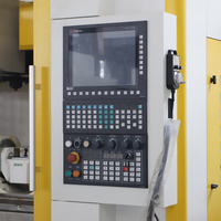 Centro de mecanizado vertical Mitsubishi System 650 GSK CNC Control BT40 Fresadora de perforación Centro de mecanizado de computadora Gong