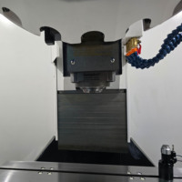 Centre d'usinage CNC vertical compact BT30 GSK, machine de perçage, de taraudage et de fraisage à grande vitesse pour la production en série de petites pièces