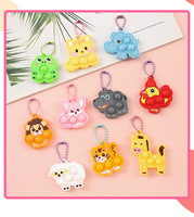 Jouets originaux et amusants, porte-clés animaux de dessin animé mignons, jouet de décompression en PVC et silicone souple, petits objets pour sacs d'école