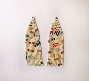 Pendientes de cuentas de semillas tejidos a mano, Diatom Danglers. Felicidad hecha a mano. - Product Image 1