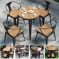 Ensemble de mobilier de jardin moderne en plastique et bois, table et chaises résistantes aux intempéries pour projets hôteliers