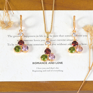Parure de <span class=keywords><strong>bijoux</strong></span> plaqué or 18 carats avec zircon cubique et cristal grenat, comprenant des boucles d'oreilles pendantes et un collier pendentif, pour femme, élégante, pour mariage - Product Image 5