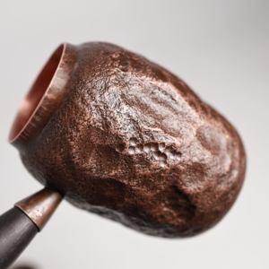 Théière en cuivre classique de luxe, théière en métal martelé à la main personnalisée avec poignée en bois de santal de qualité supérieure, écologique, capacité de 250 ml - Product Image 3