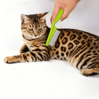 Kit de 7 Pièces pour l'Élimination des Puces : Crochets, Grattoirs, Pinces à Acariens, Peignes et Pinces pour Chiens et Chats