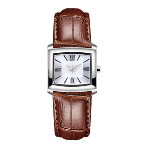 Montre à quartz rectangulaire en acier inoxydable pour homme, cadran analogique à chiffres romains, fermoir pliant lumineux, style professionnel élégant - Product Image 3