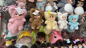 Nuovo Arrivo 2026 - Ciondolo Bambola Carina in Peluche Corto da 18 CM, Originale Autorizzato, Accessorio per Borsa Regalo, Giocattolo da Collezione - Vendita all'Ingrosso - Product Image 2