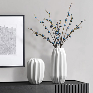 Vente en gros de vases géométriques nordiques en céramique pour la décoration intérieure Vases à fleurs de table en céramique blanche en porcelaine <span class=keywords><strong>origami</strong></span> pour la décoration intérieure - Product Image 5