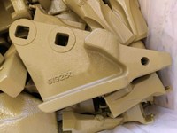 Dents de godet d'excavatrice 1U3252 1U3302 1U3552 330 9W8452Rc J200 7T3402Rc 9W8452 1U3252 1U3302Rc Certifiées ISO9001 pour usage en construction