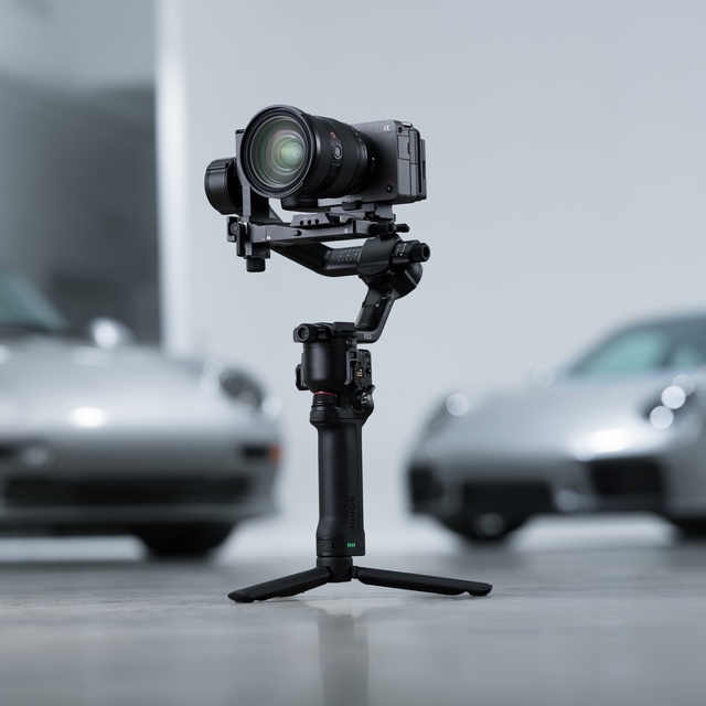 DJ RS 5 Professional Camera Stabilizer with 5th Gen Stabilization Algorithm & Electric Handle