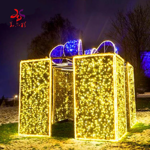 กล่องของขวัญคริสต์มาสแบบกำหนดเองพร้อมไฟ LED แบรนด์ดัง สำหรับโปรโมชั่นขายปลีกและการจัดแสดงงานอีเว้นท์ - Product Image 1