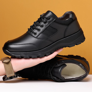 Chaussures en cuir noir pour hommes, doublées de polaire, chaudes, décontractées, pour le bureau, à talon bas, isolantes, style jeune - Product Image 1