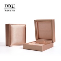Boîte à bijoux brossée en PU DEQI Factory pour bagues, pendentifs et bracelets – Boîte de rangement et d'emballage pour bijoux et ornements