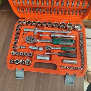 Kunci Soket Ratchet 72 Gigi, dengan Soket dan Bit Soket 1/4 inci dan 1/2 inci yang Serasi. - Product Image 2