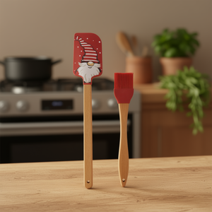 Juego de Utensilios de Cocina Excelsa de 2 Piezas con Diseño de Gnomo de Silicona y Mango de Madera Rojo - Product Image 3
