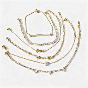 สร้อยข้อมือคริสตัลรูปหัวใจโทนสีทองประดับเครื่องประดับวันวาเลนไทน์สำหรับผู้หญิง - Product Image 1