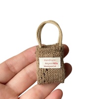 Nouveauté : sac à main miniature en tricot pour maison de poupée, idéal pour la décoration de poupées