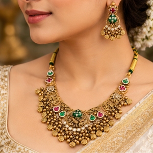 Conjunto de Collar y Pendientes Tradicionales de Plata Chapados en Oro con Piedras Verdes y Rosas para Novias, Bodas, Festividades, Elegantes - Product Image 2