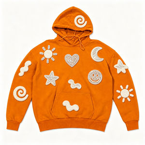 <span class=keywords><strong>Felpa</strong></span> con <span class=keywords><strong>Cappuccio</strong></span> <span class=keywords><strong>Arancione</strong></span> Personalizzata ODM con Logo Decorato con Perle e Motivo Sole Luna Stella, Stile Artistico Streetwear 480g - Product Image 1