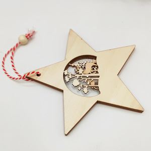 Étoile de Noël en bois découpée au laser, motif renne, décoration d'arbre, options de couleurs rouge et blanc - Product Image 2