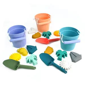 Giocattoli da spiaggia all'ingrosso bambini all'aperto mare estate sabbia giocattolo eco friendly bpa free silicone spiaggia secchio giocattoli set per i bambini