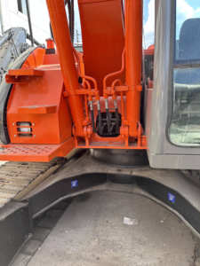 Excavateurs d'occasion Hitachi ZX135 à vendre pelles Hitachi ZX210 ZX130 ZX130w d'occasion et économiques - Product Image 2