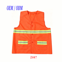 Gilet de sécurité tactique robuste et réfléchissant avec plusieurs poches et porte-badge pour le personnel des événements