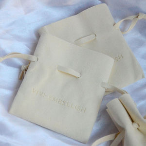 Bolsas de Joyería de Terciopelo con Cordón y Logotipo Personalizado para Fabricantes, Bolsas para Pulseras con Logotipo en Relieve - Product Image 4
