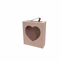 Nouveauté : boîte cadeau rectangulaire pliable en carton avec poignée et fenêtre en forme de cœur