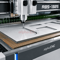 Routeur CNC industriel 2130 à double processus, machine de découpe à rainurage en V avec rouleau de pression pour la découpe de panneaux ACP et de panneaux publicitaires