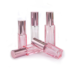 Vente en gros Bouteille <span class=keywords><strong>de</strong></span> <span class=keywords><strong>parfum</strong></span> en verre rechargeable <span class=keywords><strong>de</strong></span> 10 ml Récipient pour la désinfection des mains Flacons pulvérisateurs cosmétiques personnalisés <span class=keywords><strong>de</strong></span> 20ml en <span class=keywords><strong>rose</strong></span> <span class=keywords><strong>de</strong></span> créateur - Product Image 2