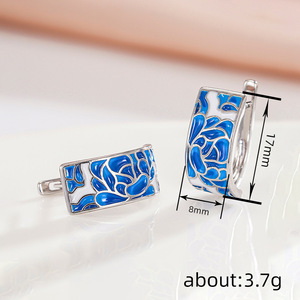 Orecchini a polsino con loto blu e bianco per donna, gioielli di moda con motivo floreale tradizionale - Product Image 4