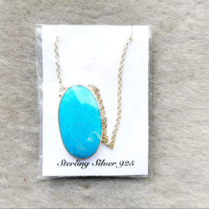 Collar de Plata de Ley 925 Hecho a Mano con Turquesa, Colgante Ovalado Simple de Turquesa Natural con Diseño Único de Calidad Artesanal - Product Image 1