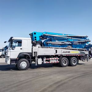 Camión Bomba de Concreto JH38-RZ para Proyectos de Carreteras y Puentes con Capacidad de Largo Alcance y Suministro Continuo de Alto Flujo, Pluma de 38 m - Product Image 3